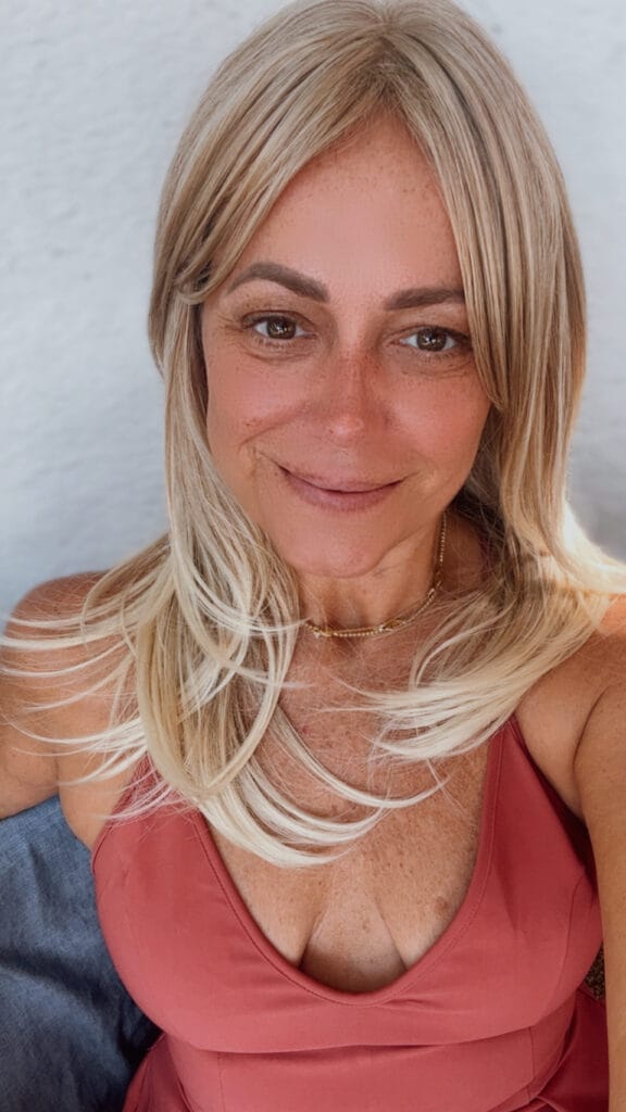 Samantha Jones Darling smiling